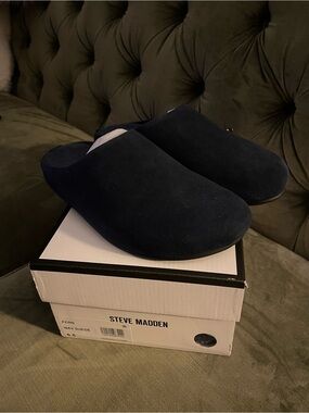 Steve Madden “Fern” Navy Suede Slip-On Slides - New